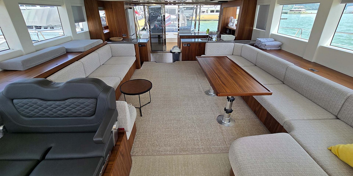 Продается новый моторный катамаран Akula 56